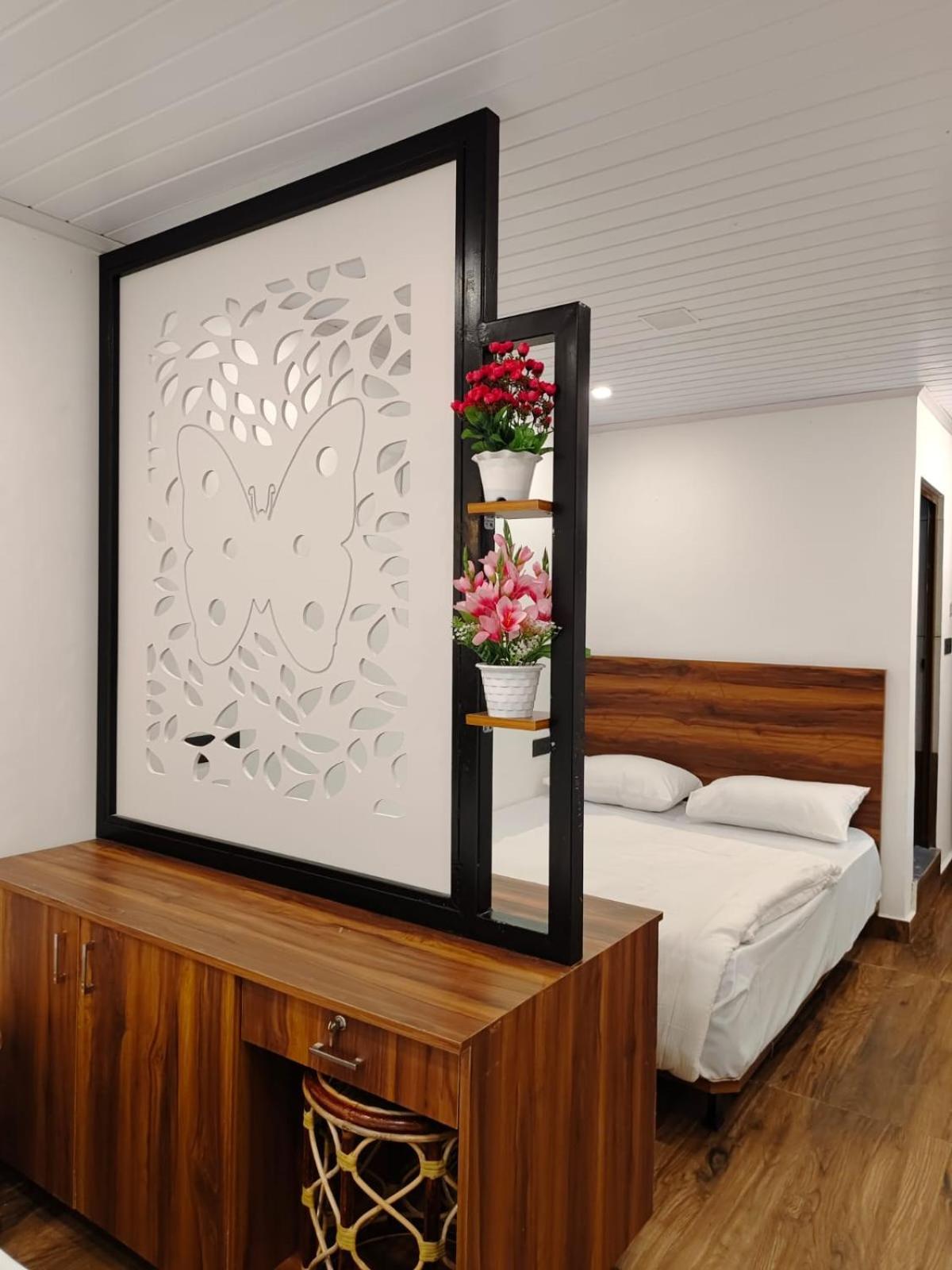 Birdwing Cottage, Munnar Buitenkant foto